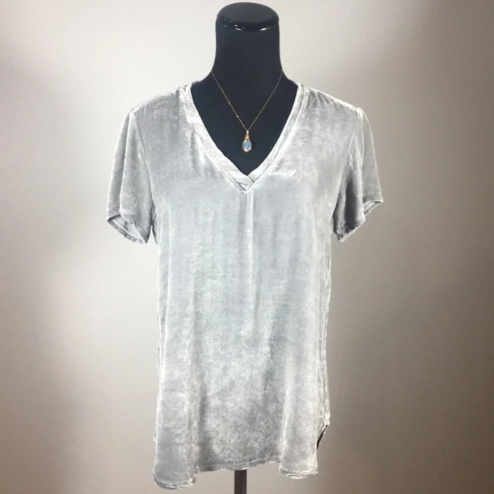 NEW Anthropology GREY Bella Dahl Satin V-Neck Tee